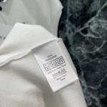 520576562